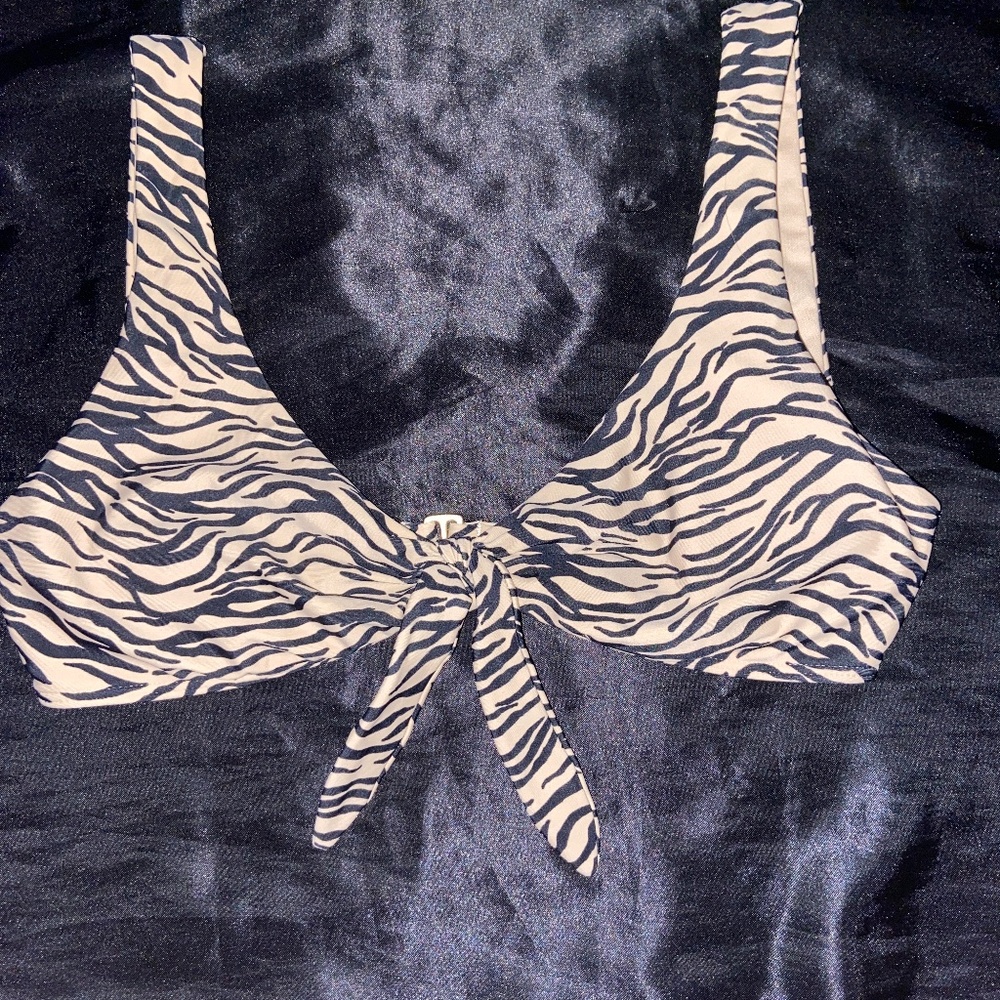 hollister bikini top